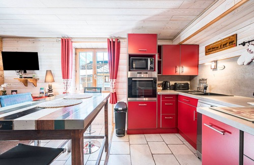 Termignon Apartment | Apartment 'Gîte Val-cenisnLa Gelinotte Cosy' with Wi-Fi