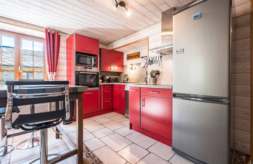 Termignon Apartment | Apartment 'Gîte Val-cenisnLa Gelinotte Cosy' with Wi-Fi