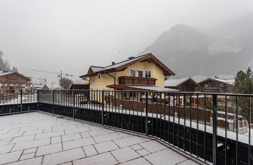 Grossarl Apartment | Apartment "Grauzone Grossarl App. Nr. 3 Sun" with Mountain View, Private Terrace and Wi-Fi