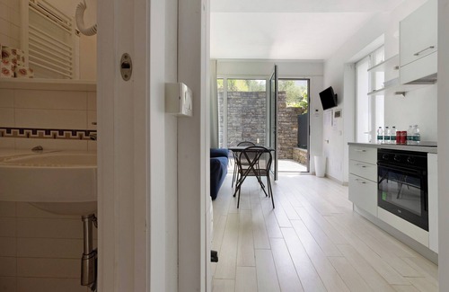 Sestri Levante Apartment | Apartment 'Green House' with Private Terrace, Wi-Fi and Air Conditioning