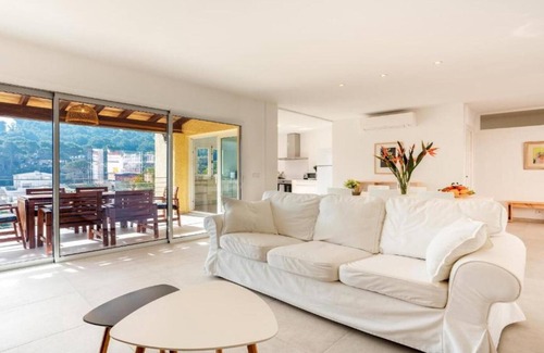 Cala San Vicente Apartment | Apartment 'Guillem' with Sea View, Garden & Wi-Fi