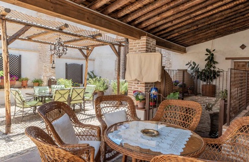 Noves Apartment | Apartment 'Guiomar' with Shared Pool, Shared Terrace and Wi-Fi