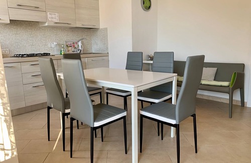 Manarola Apartment | Apartment Gym Suite by Arbaspàa, with sea view balcony in Manarola