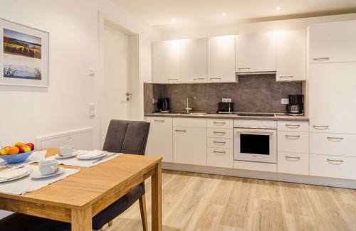 Ueberlingen Apartment | Apartment Haus Amber with Balcony, Shared Garden & Wi-Fi