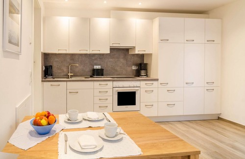 Ueberlingen Apartment | Apartment Haus Amber with Balcony, Shared Garden & Wi-Fi