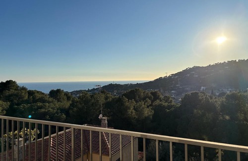 Premia de Dalt Apartment | Apartment 'Habitaciones Marice' with Sea View, Private Pool and Wi-Fi