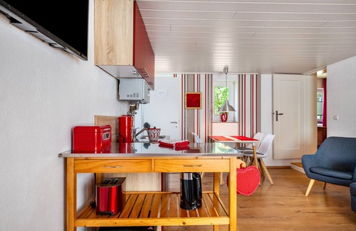 Leck Apartment | Apartment 'Halunder' with Private Garden and Wi-Fi
