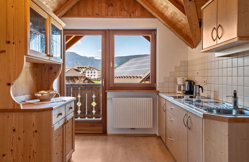 Lajen Apartment | Apartment 'Haus Alpenblick Apt Edelweiß' with Mountain View, Shared Garden and Wi-Fi
