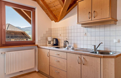 Lajen Apartment | Apartment 'Haus Alpenblick Apt Edelweiß' with Mountain View, Shared Garden and Wi-Fi