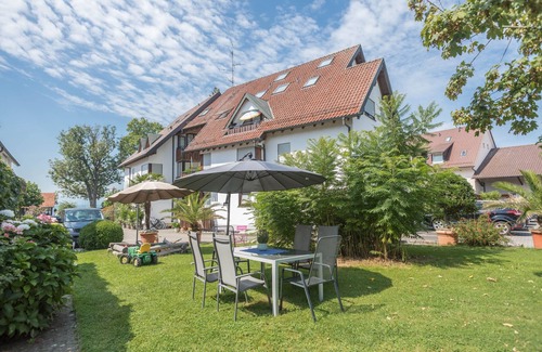 Langenargen Apartment | Apartment “Heinemann - Eg1” Directly on Lake Constance with Lake View