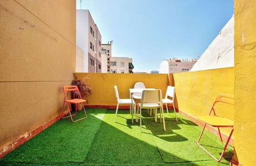 Carretera de Cadiz Apartment | Apartment 'Heroes De Sostoa 3' with Mountain View, Private Terrace and Wi-Fi