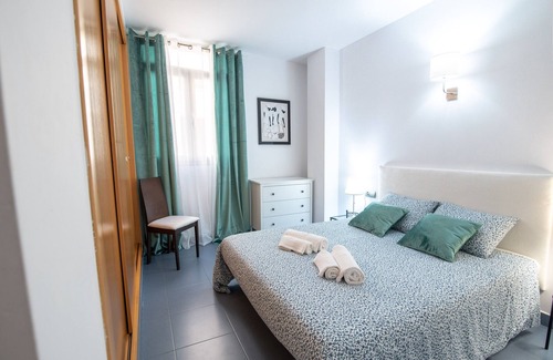 El Pilar Apartment | Apartment 'Hogar Vera Turquesa' with Wi-Fi and Air Conditioning