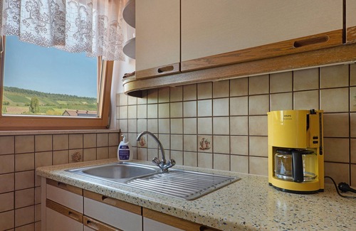 Obersulm Apartment | Apartment 'Holunderbusch' with Balcony and Wi-Fi
