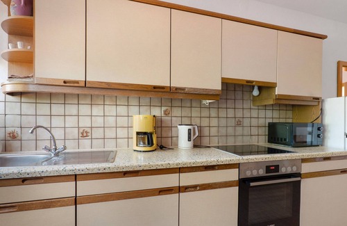 Obersulm Apartment | Apartment 'Holunderbusch' with Balcony and Wi-Fi