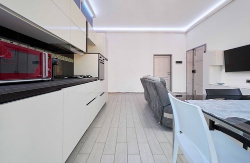Piombino Apartment | Apartment 'Holy Days' with Balcony, Wi-Fi and Air Conditioning