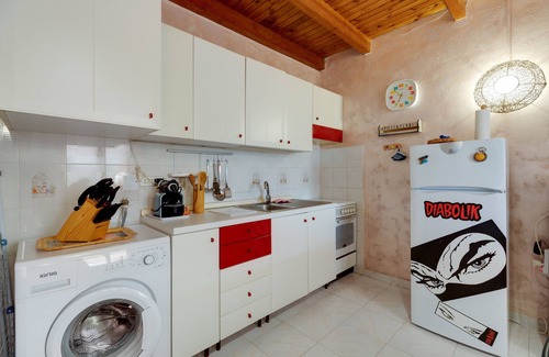 Bosa Apartment | Apartment 'Home Holidays Pintadera 1' with Garden & Wi-Fi