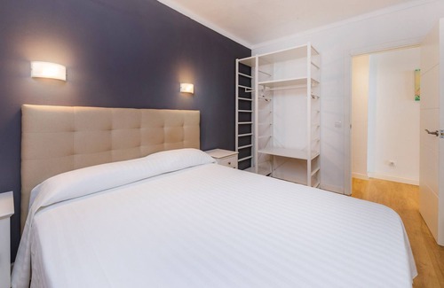 S'illot Apartment | Apartment 'Hostal Antic Apartamento 201' with Balcony, Wi-Fi and Air Conditioning