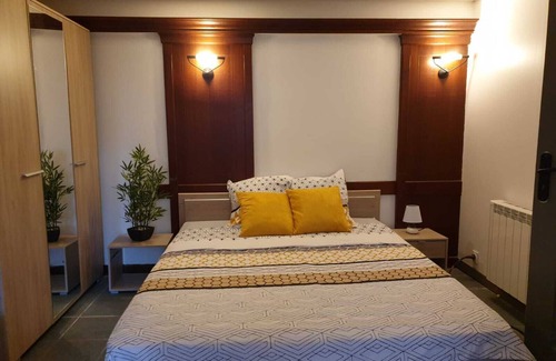 Hopital-Camfrout Apartment | Apartment House with Spa 6 persons near the sea