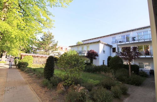 Kuehlungsborn Apartment | Apartment house Strandstr.32 WE 5: modern 3-room apartment with terrace close to the beach