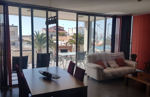 El Grau de Moncofa Apartment | Apartment in the center of Playa Moncofa, with breakfast included