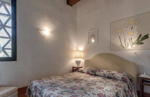 Fiesole Apartment | Apartment "I Fiori" with Shared Pool & Wi-Fi