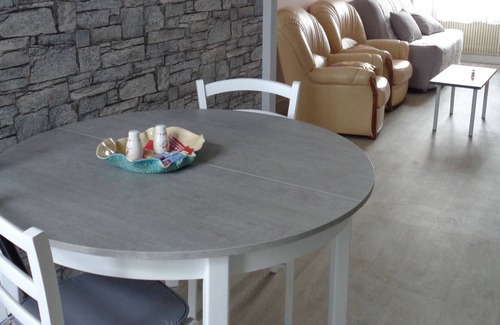 Saint-Jean-d'Angely Apartment | Apartment in Saint-Jean-d'Angély