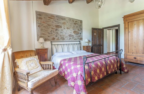Magliano in Toscana Other | Apartment Il Pero with Terrace, Shared Pool & Wi-Fi