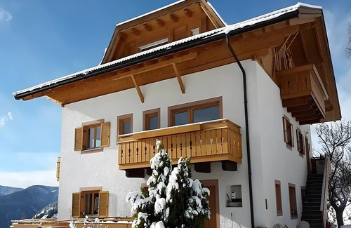 Avelengo Apartment | Apartment 'Ifinger' with Mountain View, Shared Garden and Wi-Fi