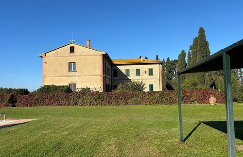 Orbetello Apartment | Apartment 'Il Camino' with Shared Pool, Wi-Fi and Air Conditioning
