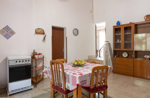 Custonaci Apartment | Apartment 'Il Gelsomino' with Terrace, BBQ & Wi-Fi