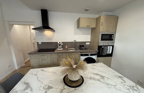 Ecommoy Apartment | Apartment in Écommoy near Le Mans Circuit