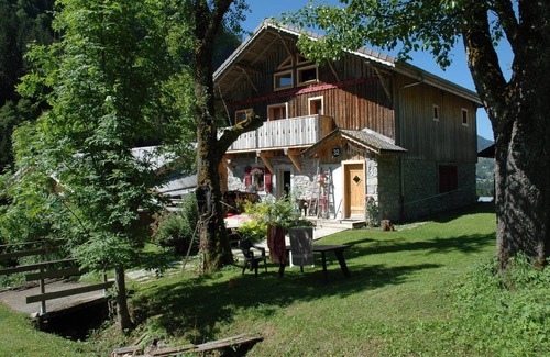 Montriond Ski Chalet | Apartment in a chalet of character with ski access