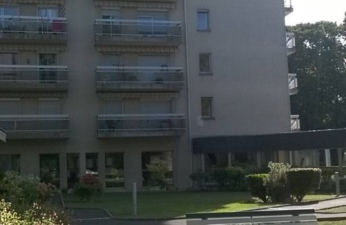 Tours Apartment | Apartment in a Richmond hill residence