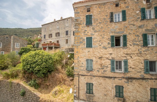 Olmeto Apartment | Apartment in a Typical House with Sea View and Wi-Fi
