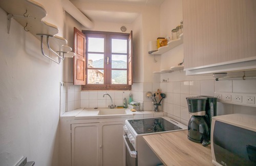 Olmeto Apartment | Apartment in a Typical House, Sea View and Wi-Fi