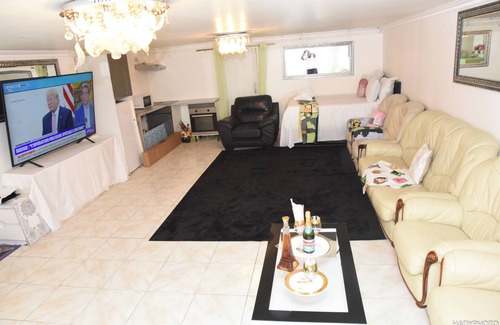 Bondy Apartment | Apartment in a Villa, Tourist Accomodation Grand Paris