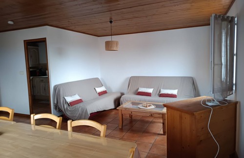 Cuers Apartment | APARTMENT IN A WINERY IN THE VAR SMALL DOG ACCEPTED ON LEASH