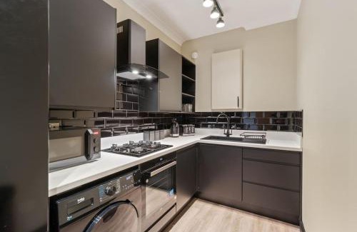 Trafford Apartment | Apartment in Altrincham Centre