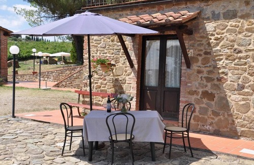 Castelnuovo Berardenga Apartment | Apartment in an idyllic holiday complex in the middle of the winery B3