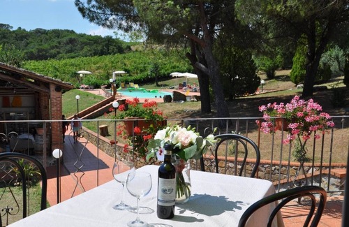 Castelnuovo Berardenga Apartment | Apartment in an idyllic holiday complex in the middle of the winery B3