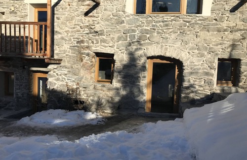 Saint-Martin-de-Belleville Apartment | Apartment in authentic chalet, heart of the village, close to the slopes, 78 m²