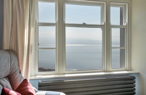 Beaumaris Apartment | Apartment in Beaumaris with Snowdonia Views