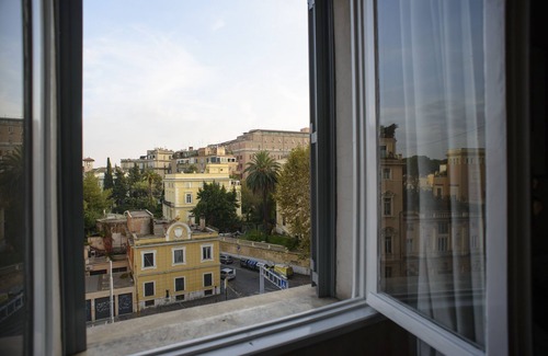 Salario Apartment | Apartment in central Rome in a strategic position, 1 km from Termini railway.