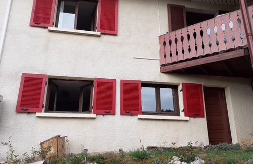 Ponthoux Apartment | Apartment in chalet house Haut Jura