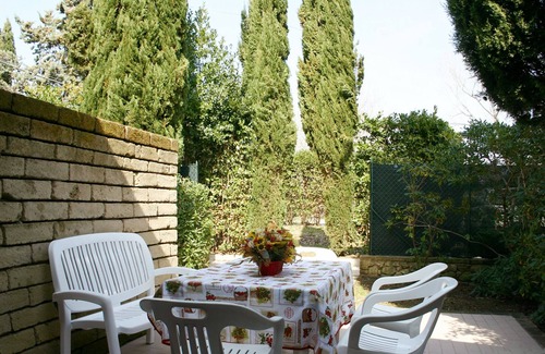 Bibbona House | Apartment in country house with a large park and swimming pool near the sea