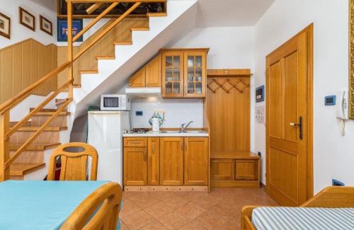 Cres Apartment | Apartment in Cres with Sea View and Old Town