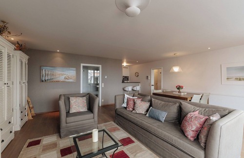 De Haan Apartment | Apartment in De Haan with Stunning Sea Views