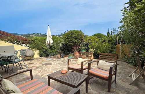 Le Lavandou Apartment | Apartment in edge of sea. Residence of standing