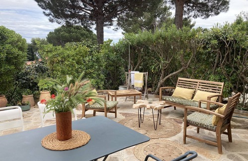 Le Lavandou Apartment | Apartment in edge of sea. Residence of standing