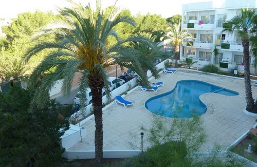 Es Pujols Apartment | Apartment in Es Pujols, near the beach, pool, free WiFi, 2 + people